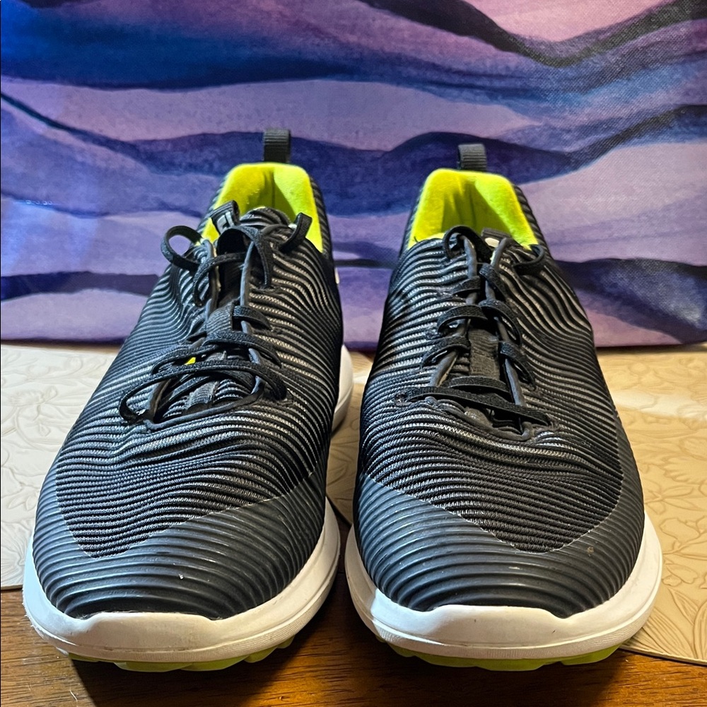 FootJoy Stylish Black and Green Men's Flex Golf Shoes Size 10.5W